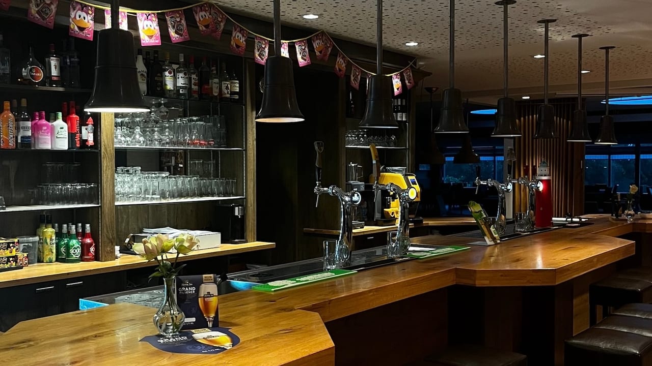 De bar van Café de Ridder in Berkhout